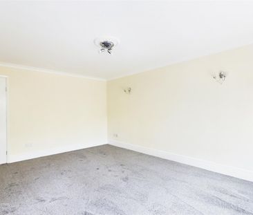 2 bedroom Maisonette to rent - Photo 2
