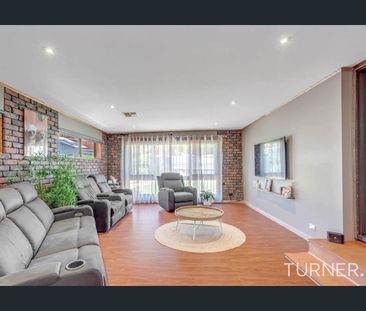 Delightful Four Bedroom Family Home - Photo 2