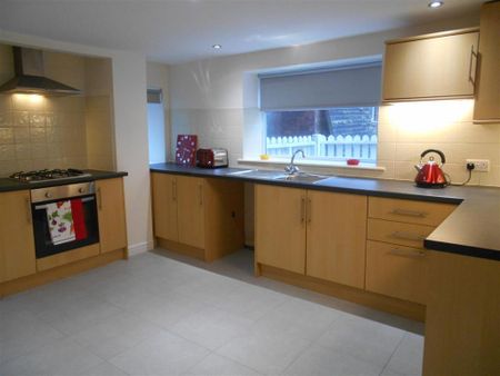 2 bedroom apartment to rent - Photo 4