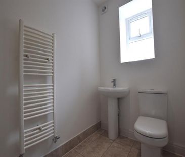 1 Bedroom Apartment To Let - Photo 3