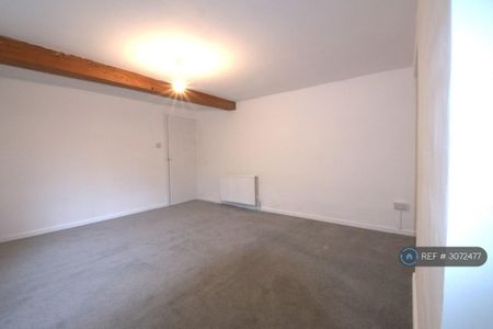 4 bedroom detached house to rent - Photo 3