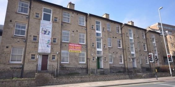 1 Bed - Chantry House, Kirkgate, Town Centre, Huddersfield - Photo 3