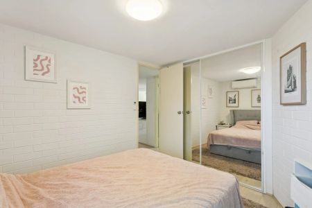 Tranquillity Between Lake Monger & Herdsman Lake - Photo 2