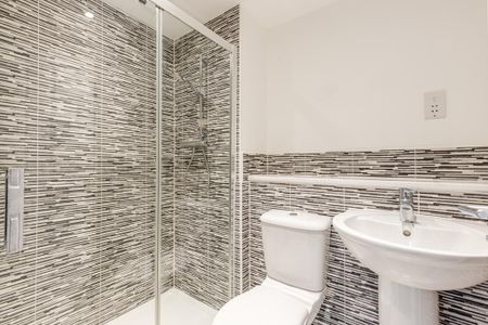 4 bedroom terraced house to rent - Photo 3