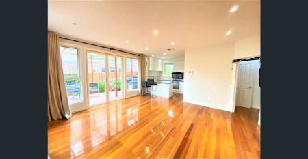 Fully Furnished Family Friendly and Spacious Modern House - Photo 5