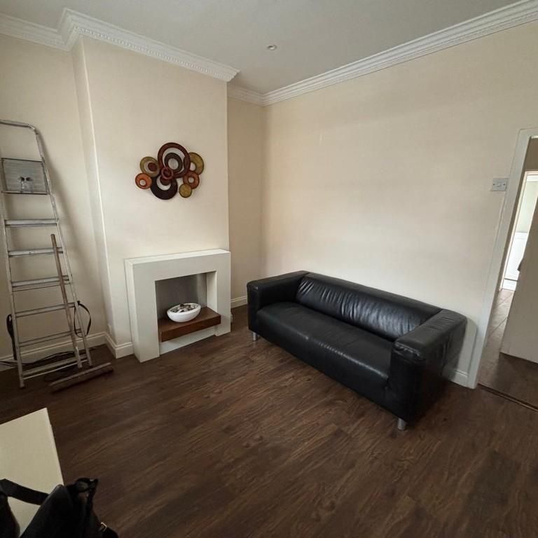 2 bedroom terraced house to rent - Photo 1