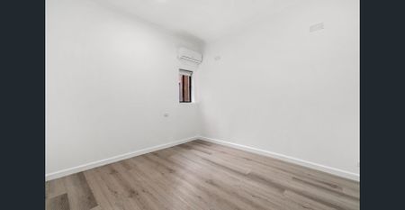 Classic Charm - Photo 3