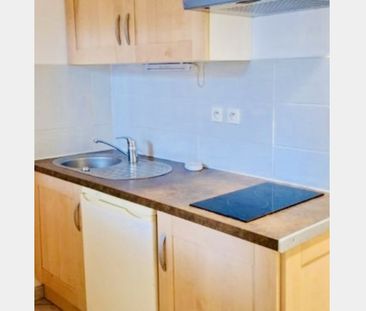 Location Appartement P1 Appartement T1 Meublé rénové(e) Roquemaure - Photo 3