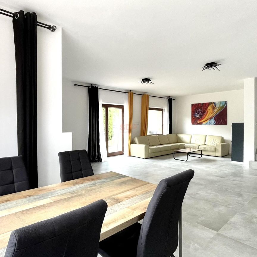 Przestronny dom na zamkniętym osiedlu - Фото 1