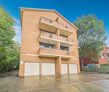 Spacious One Bedroom Apartment in Convenient Location - Photo 6