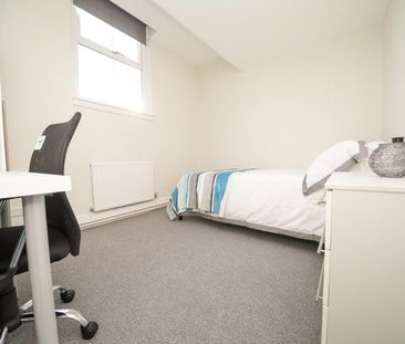 Student Apartment 3 bedroom, Broomhall, Sheffield - Photo 2