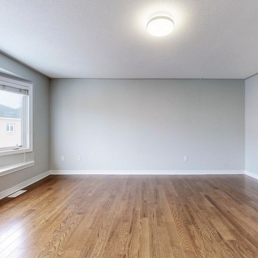 For Lease - 90 Maplebank Crescent Unit# Main, 2nd Floor, Whitchurch-Stouffville, Ontario - Photo 1