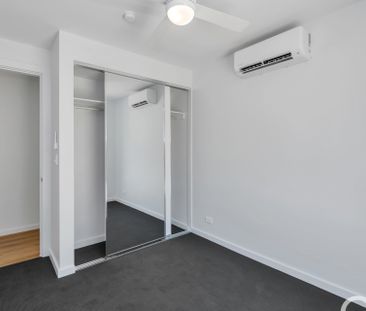 Open the Door to a Modern ground floor apartment - Photo 3