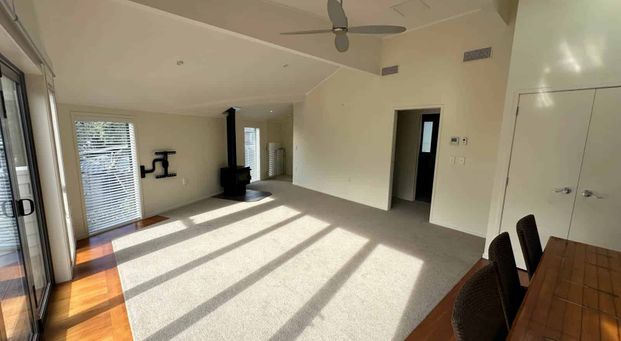 Two bedroom plus a study in Sunnyhills - Photo 1