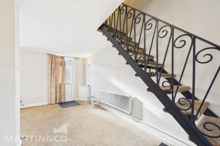 2 bedroom end of terrace house to rent - Photo 2