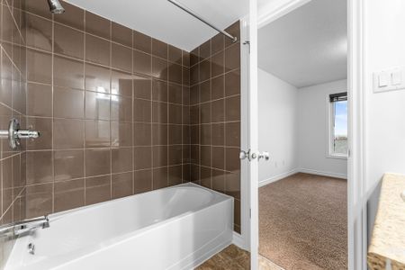 For Lease - 736B Chapman Mills Drive, Barrhaven, Ontario - Photo 5