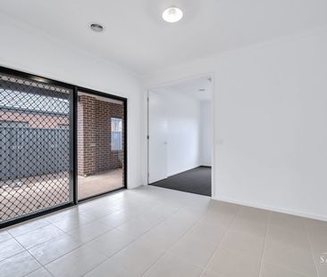 Spacious and waiting for you to call Home - Photo 1