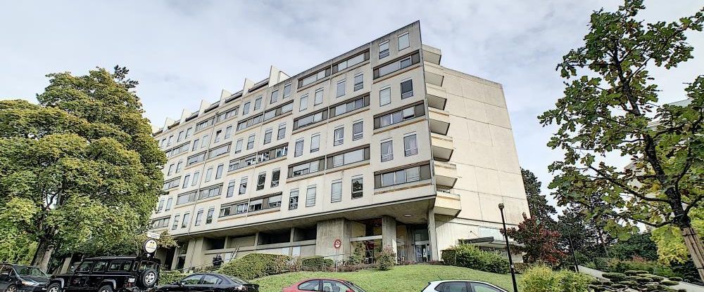 Bel appartement rénové de 2 pièces au 2ème étage - Foto 1