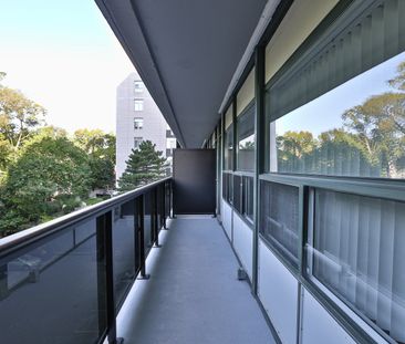 1 Bedroom Open Concept - Photo 5