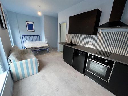 1 bedroom flat to rent - Photo 2