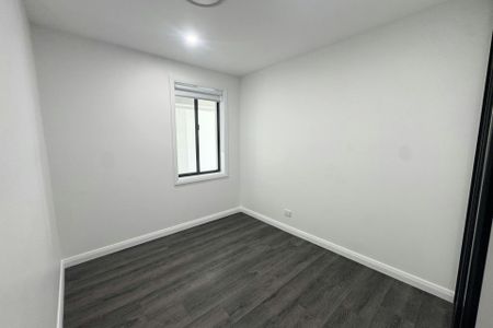 NEWLY RENOVATED FAMILY HOME - Photo 3