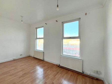 Higham Hill Road, London - Photo 3