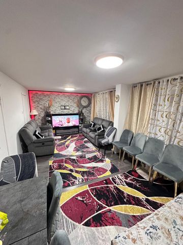 3 bedroom terraced house to rent - Photo 2
