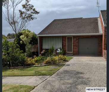 1/11 Emerald Close, Caves Beach, NSW 2281 - Photo 3