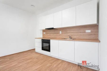 Pronájem bytu 2+kk 44 m - Fotografie 3