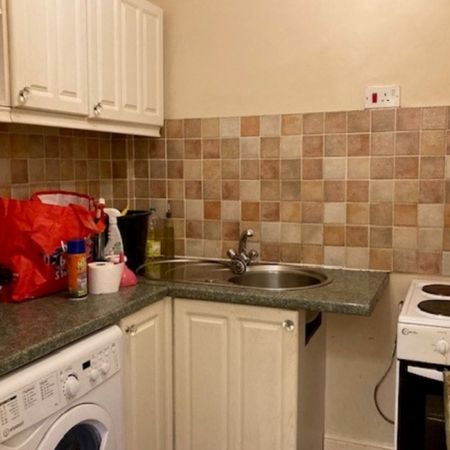 Top Floor Flat, 35b Beaumont Fee, Lincoln, LN1 1EZ - Photo 3