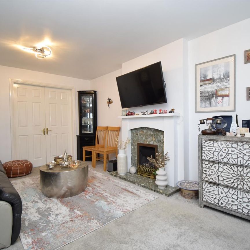 Lindale Grove, Wakefield - Photo 1