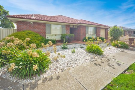 FRESHLY RENOVATED Oversized Delight in Wyndham Vale! - Photo 3