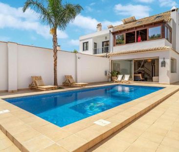 4 bedroom luxury Villa for rent in Benalmádena, Spain - Photo 3