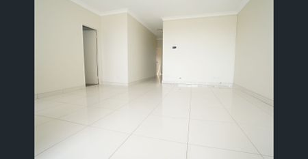 Prime Location - Photo 3