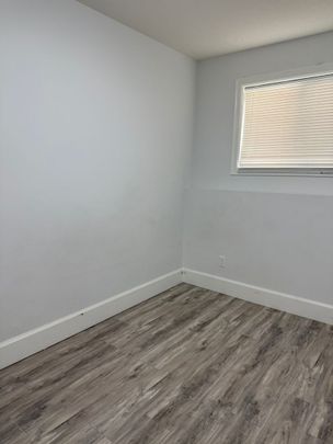 Aspen Ridge - 2 Bedroom/1 Bathroom Lower Unit - 156 Barrett Street - Photo 1