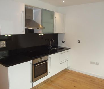Studio to rent - Photo 2