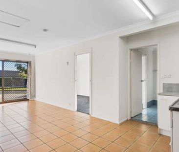 Dual Living with Self-Contained Studio! Located next to Everything! - Photo 5