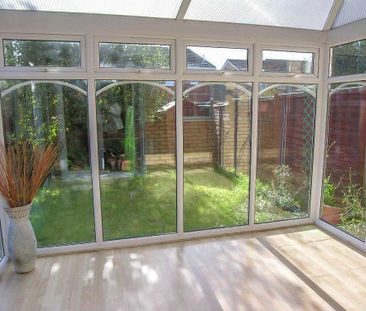 2 bedroom end of terrace house to rent - Photo 4