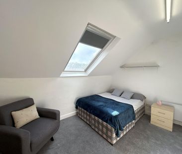 2 bedroom flat to rent - Photo 4