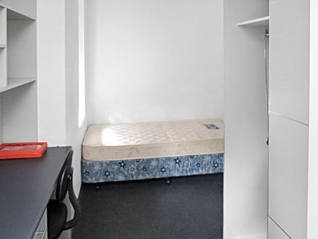 Stylish Ground Floor Apartment in Prime Hawthorn Location! - Photo 5