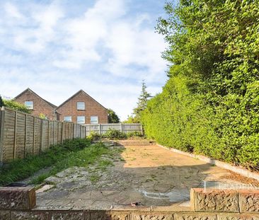 3 bedroom house to rent Old Shoreham Road, Hove, East Sussex, BN3 - Photo 1
