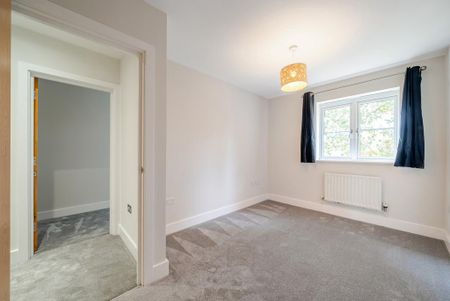 4 bedroom terraced house to rent - Photo 4