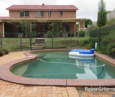 Large Family Home with Swimming Pool - Photo 1