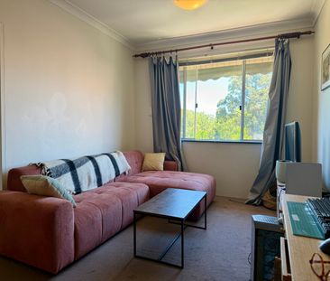 One Bedroom Apartment with Modern Kitchen - Photo 6