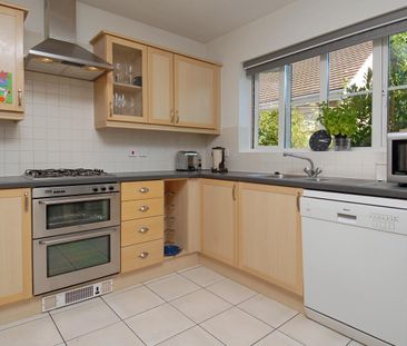 Goddard Way, Bracknell, RG42 - Photo 1
