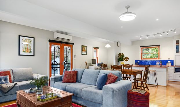 Charming country cottage - Fully furnished incl Gardening - Photo 1