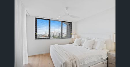 Modern Apartment Living in Vibrant Newstead - Photo 2