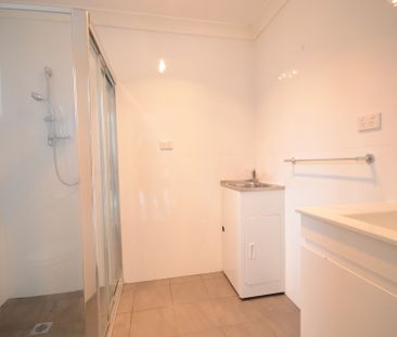 Two Bedroom House - Photo 6