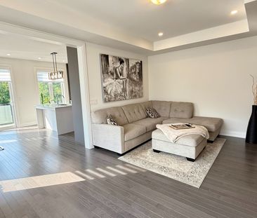 For Lease - 571 New England Court, Newmarket, Ontario - Photo 3