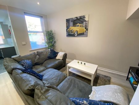 5 Bed Terraced House, Queens Road, S2 - Photo 2